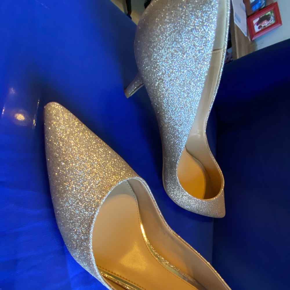 Badgley Mischka Jewel pumps